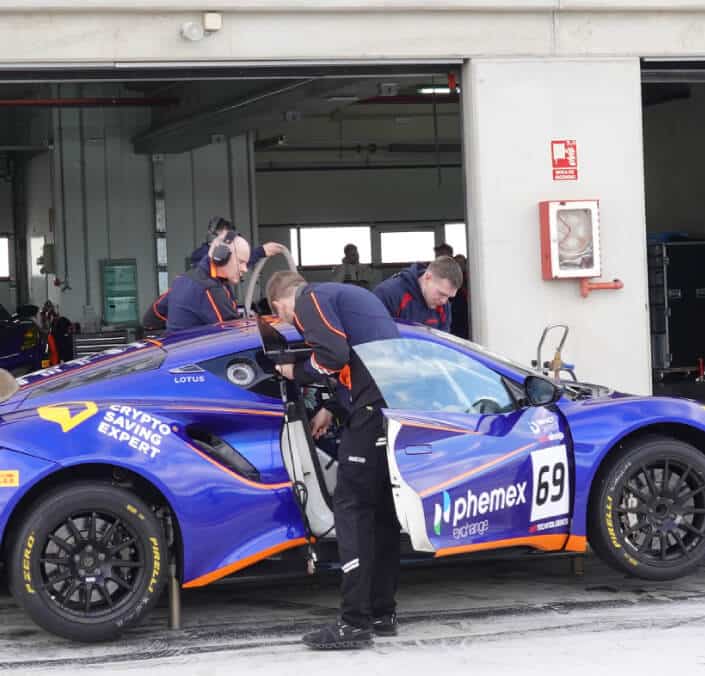 Mahiki racing team